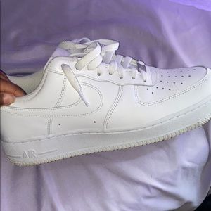 Men white low top Air Force one